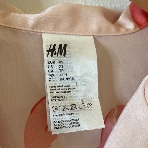 H&M Crawfish Pajama Set - Picture 6 of 6